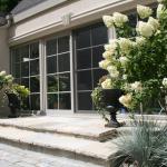 Thornhill Project
- Installed elegant French Doors that lead out to patio from kitchen
- Placed beautiful ornamental plantings
- Flagstone threshold custom designed, with high quality pavers